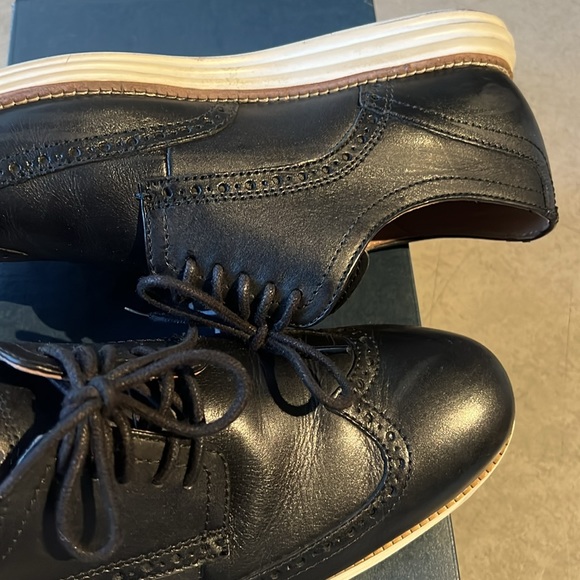 Men's Cole Hahn Original grand Wingtip Oxfords - Picture 4 of 5
